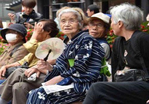日本社会老龄化十分严重（图片来自网络）