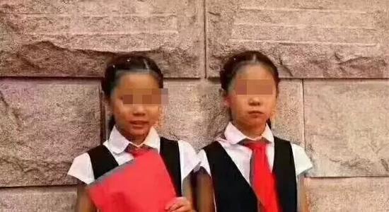 北京双胞胎青岛溺亡 妈妈:发个朋友圈孩子不见了