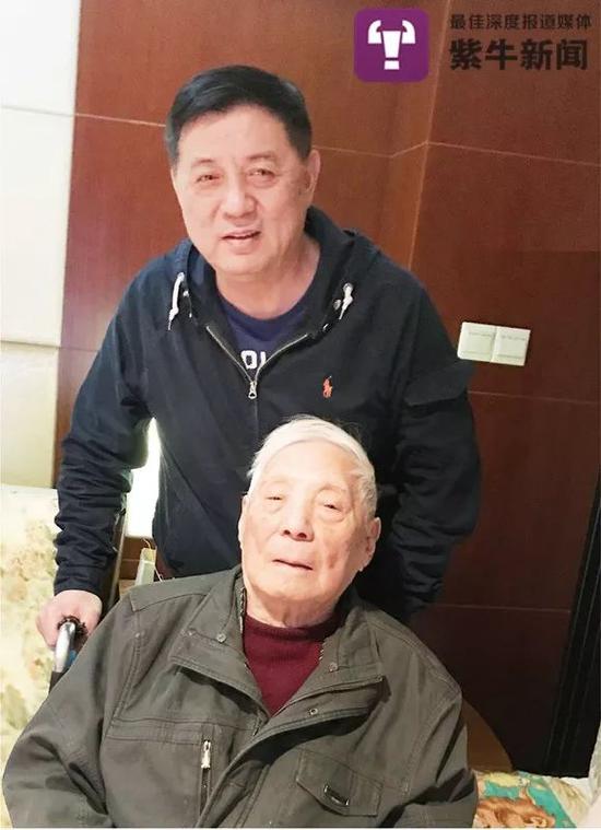 方励和父亲的合影