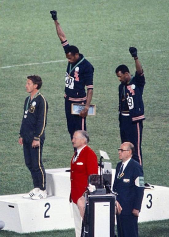 1968年墨西哥城奥运会男子200米颁奖典礼。来源:维基百科