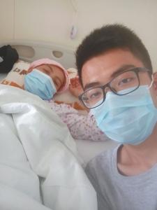  配型成功后，李长清准备将自己的骨髓移植给母亲。