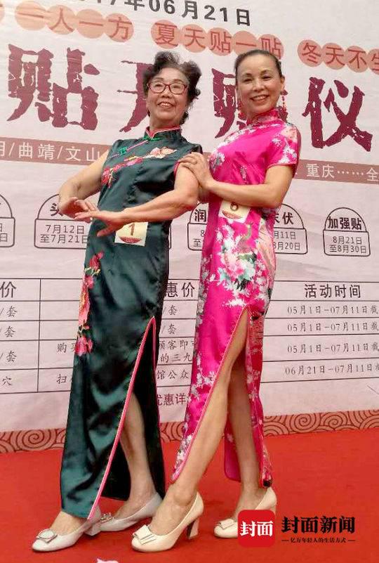 后来,胡金华开始学走秀。