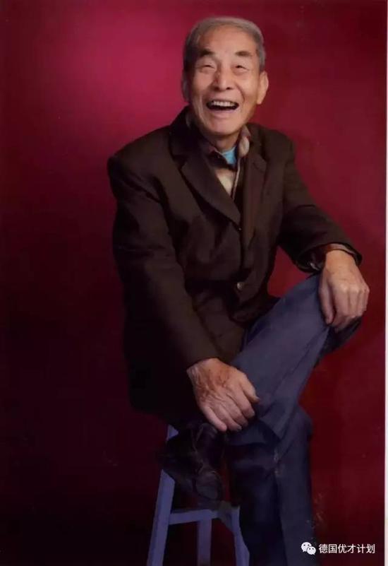 朋友们知道后都笑话他异想天开