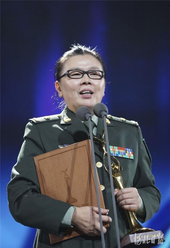  电视剧《海棠依旧》导演陈力获得第29届中国电视金鹰奖最佳导演奖。