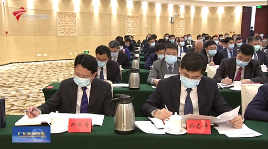 孙志洋(前右)截图泉源:广东消息联播