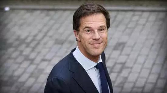 如此魅力爆棚的首相,环环要为他打call。