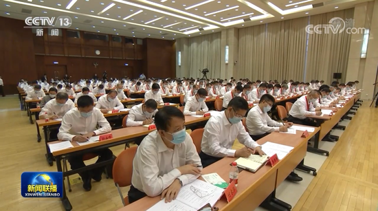 全国优秀县委书记表彰会议 截图来源:央视《新闻联播》