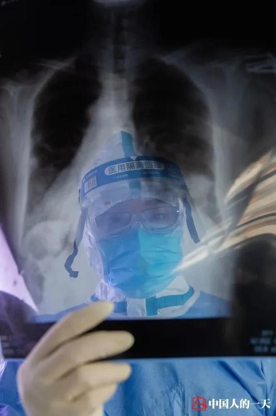 “中部医都”武汉,被疫情冲击后白色防线如何修复?