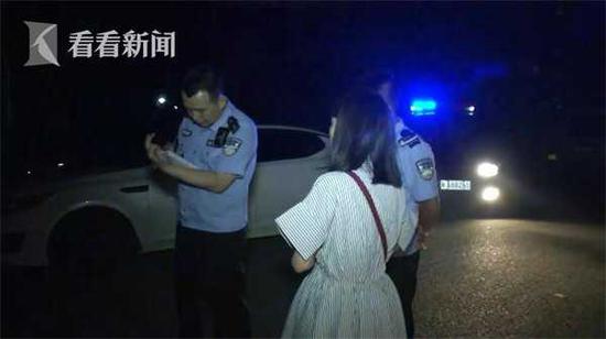 民警问男子喝酒了吗？当事男子却表示自己没喝，并称自己认错人了。