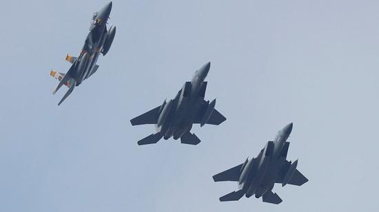 美空军F-15战机编队飞行（今日俄罗斯网）