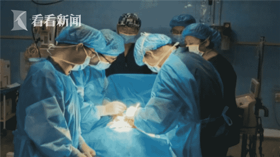 16个月大婴儿拉肚子发烧 肚子里盘着这东西(图