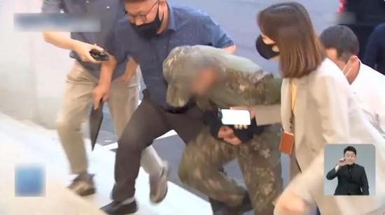 韩国空军女兵疑似自杀牵出性侵丑闻 韩媒怒批!