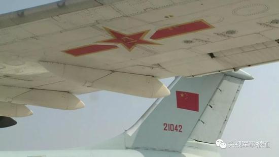 空军运输机赴韩接运第五批志愿军烈士遗骸回国