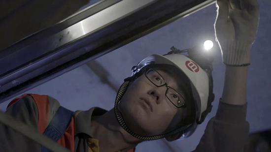 (王哲 地铁电力工程维修师)