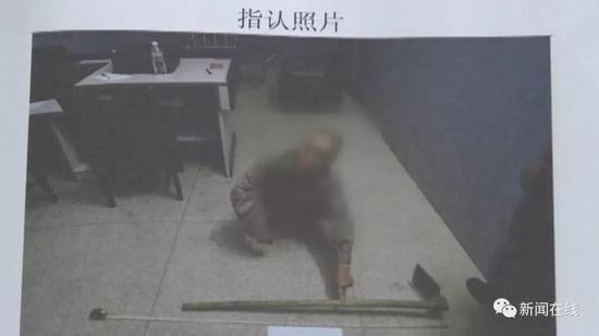 老冤家年龄相加快180见面就开打 只为一根柴火归属