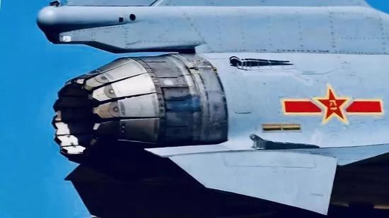 歼-20换衣服 歼-10B换心意味啥?