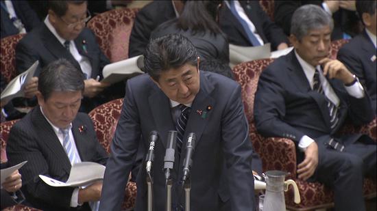 1542074632168823.jpg 安倍在预算委员会上答辩(富士电视台)
