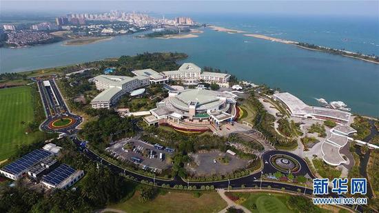 位于海南省琼海市博鳌镇的博鳌亚洲论坛国际会议中心(2018年3月22日无人机拍摄)。 新华社记者 郭程 摄