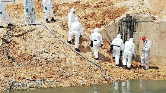 大马毒气事件致当地所有学校停课 500多人送诊