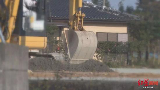日本地震災區核污染清除作業現場。圖據FNN