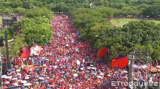 下午5时许主办单位宣布韩国瑜云林造势现场已经突破12万人