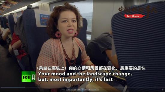 也有歪果仁在亲身体验了之后疯狂为中国高铁打call: