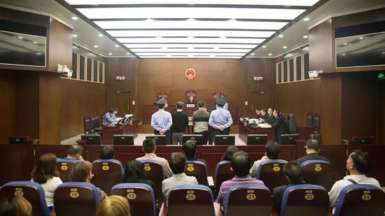 本文图均为 上海一中法院微信公众号 图