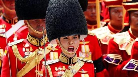 泰妃在位3个月被剥夺全部头衔:对国王不忠(图)