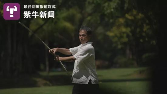 农俊宁不仅飞刀使得好 还擅长棍术、吹箭和双节棍