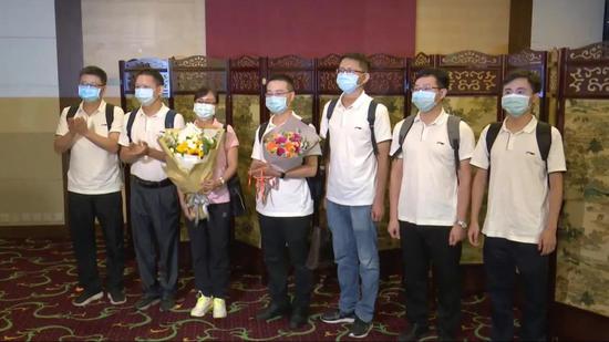 侠客岛:他们是香港疫情的帮凶