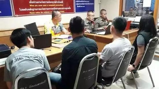 Yu某被逮捕并带回警局审讯