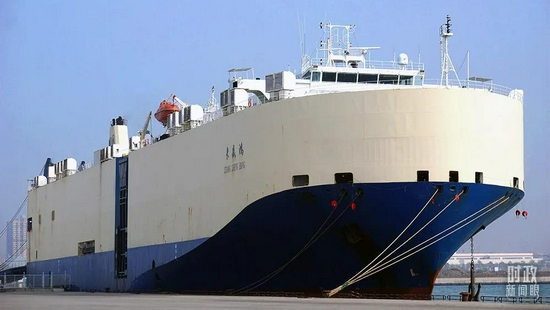 △2021年10月25日，辽宁港口集团开通首条美洲滚装外贸出口班轮航线。（图/视觉中国）