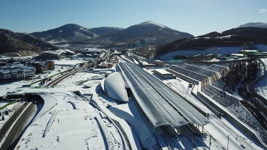 雪后的崇礼区太子城高铁站。武殿森摄