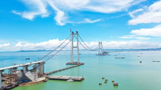 这是深中通道关键控制性工程伶仃洋大桥的建设现场(2022年10月16日摄,无人机照片)。新华社发(张政 摄)