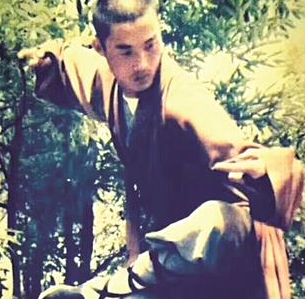 图为：少林高手邓建强