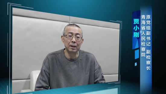 家藏茅台880瓶,他要么在喝酒要么在醒酒