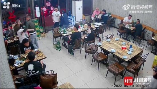 事发现场的监控画面
