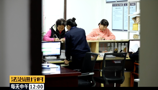 北京朝阳58岁“女村霸” 欺行霸市14年 获刑15年
