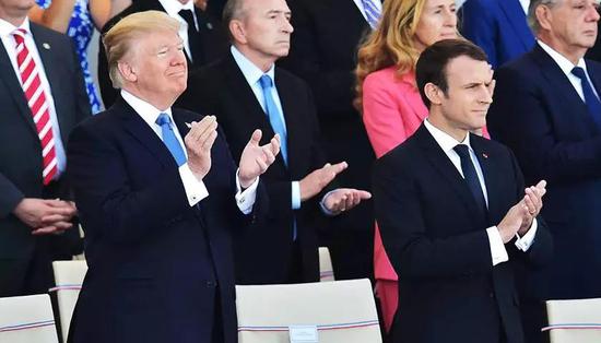 法国“巴士底日”国庆阅兵失误频频 喜感直逼印度