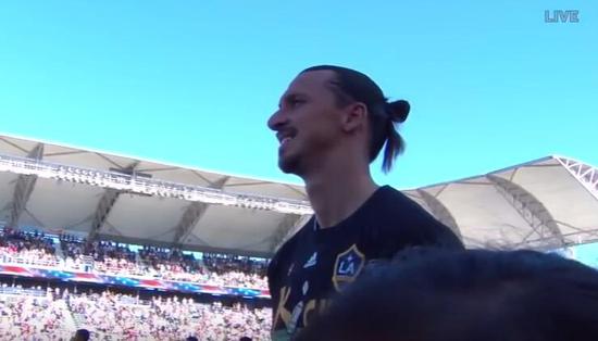 喜笑颜开的伊布