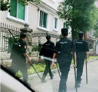 黄志贤的&ldquo;保安团队&rdquo;。图/受访者提供