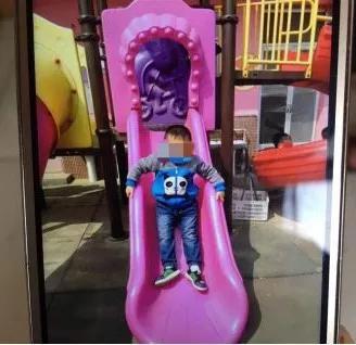 幼儿被园长落车上身亡 家属：一整天没想起孩子？