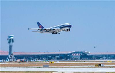 5月13日,北京大兴国际机场,航空公司进行试飞活动.