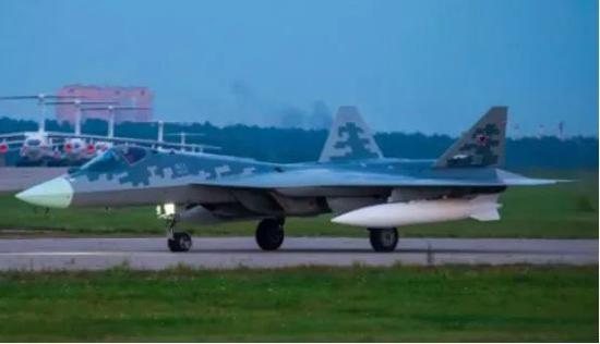 俄军于2017年9月公开的一架苏-57原型机照片