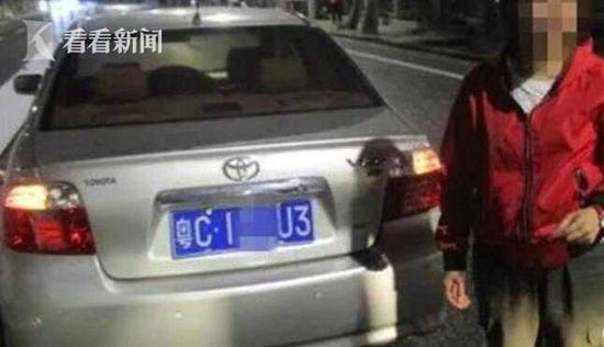 目前,何某已被刑拘,吊销驾驶证五年内不得重考。