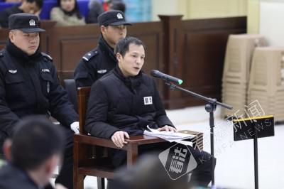 黑老大郭华在一审庭审现场。荆门警方供图