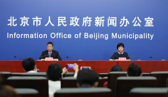 6月16日晚,北京市召开***21场新冠肺炎疫情防控消息公布会 拍照/新京报记者 王飞