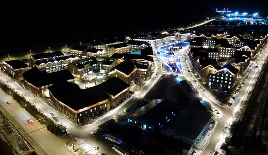 张家口赛区冬奥村夜景。新华社记者 金皓原摄