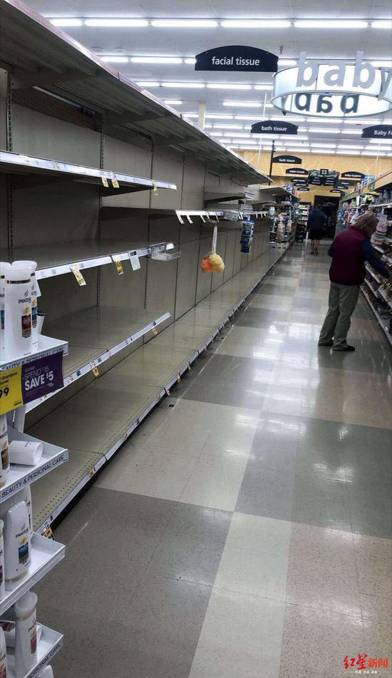 本地超市生涯用品被抢购一空