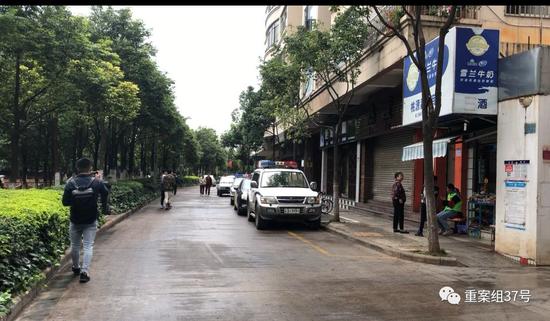 ▲涉事酒吧门口。 新京报记者 朱必胜 摄